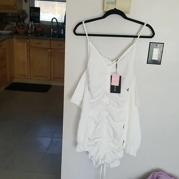 PrettyLittleThing Textured cold shoulder ruched bodycon dress US size 6 NWT - Picture 2 of 6